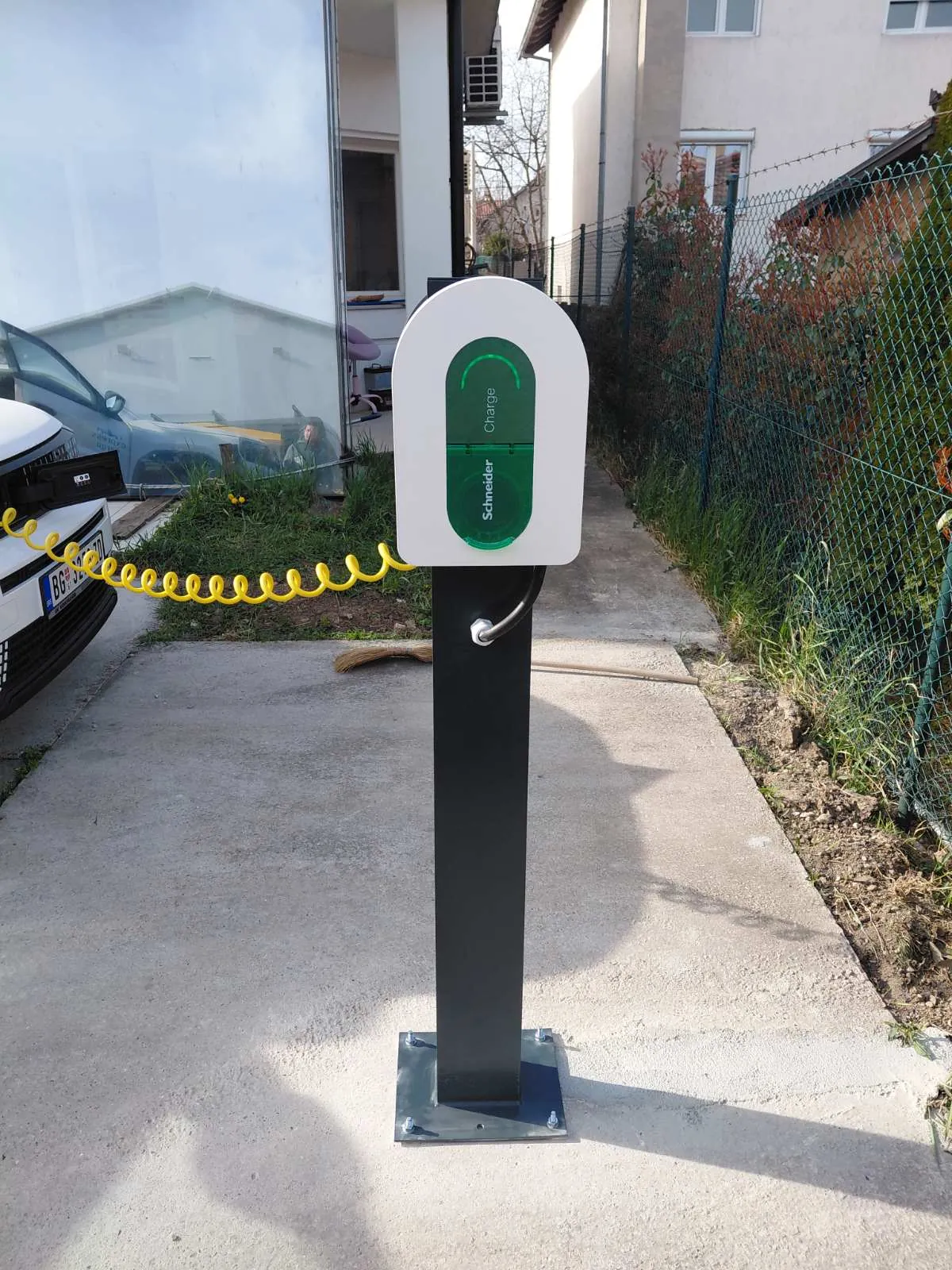 Schneider Electric punjač
