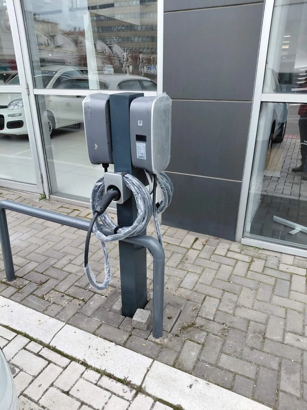 Punjač za električna vozila – montaža