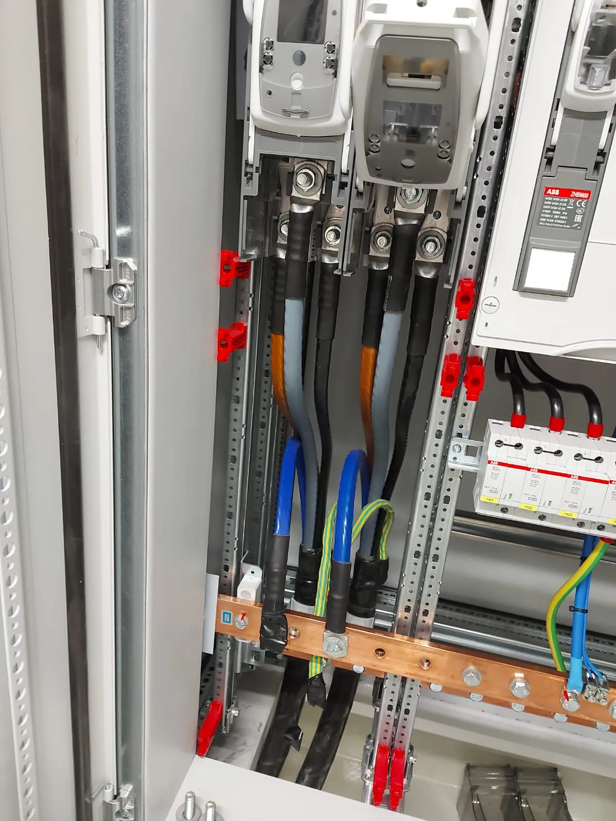 Elektro kablovi i priključci u razvodnom ormaru